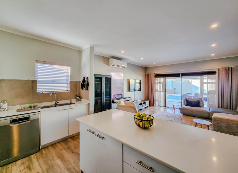 To Let 3 Bedroom Property for Rent in Sonstraal Heights Western Cape